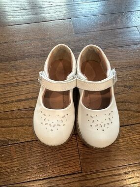 Stride Rite Toddler Mary Jane Shoes in Cream